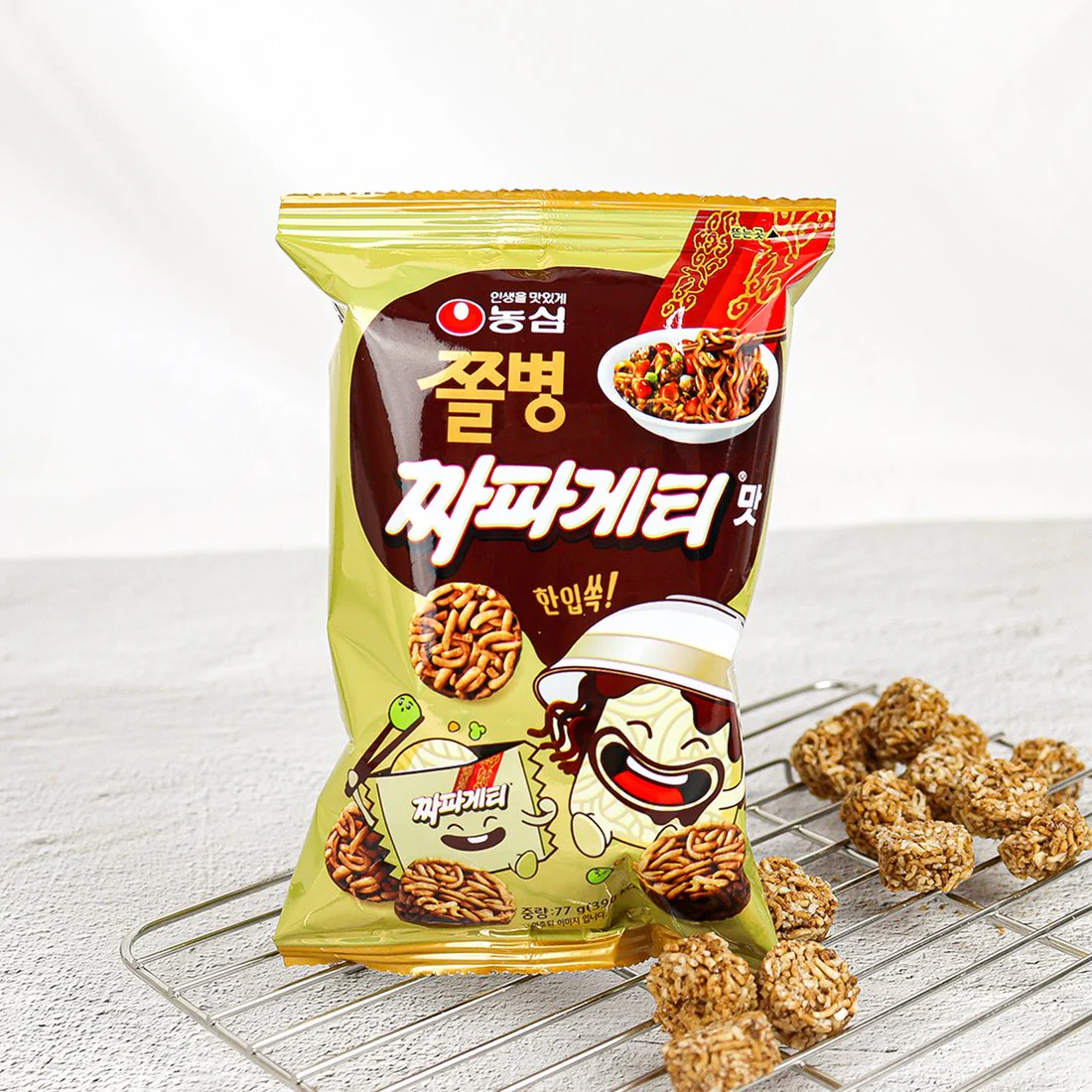 NONGSHIM JJOL BYUNG SNACK JJAPAGHETTI 82g 농심 쫄병스낵 짜파게티맛 82g - Image 4