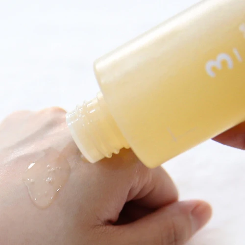 NUMBUZIN No.3 Super Glowing Essence Toner 6.76 fl oz(200ml) 넘버즈인 3번 결광가득 에센스 토너 6.76 fl oz(200ml) - Image 4